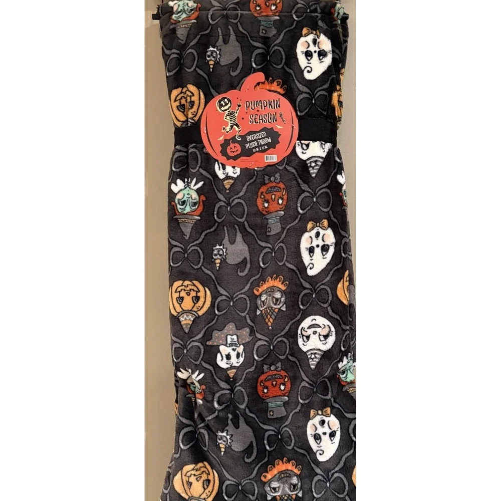 Pumpkin Season Halloween Plush Oversized Throw Blanket 60 x 70 Black